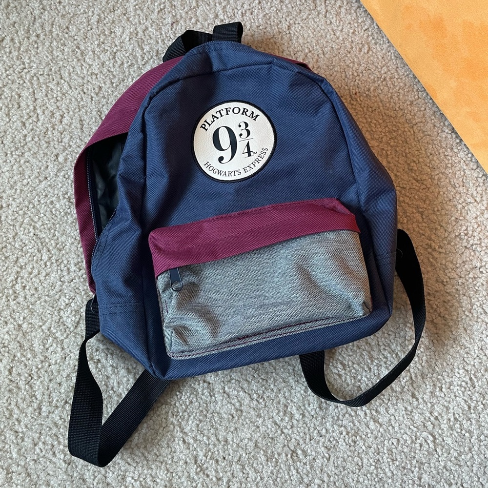 Harry Potter Platform 9 3/4 Hogwarts Express mini-backpack